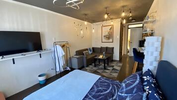 1 bedroom, desk, iron/ironing board, WiFi