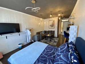 1 bedroom, desk, iron/ironing board, WiFi