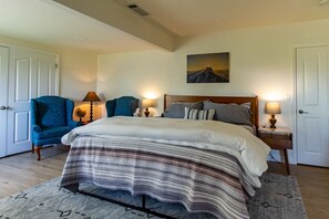 2 bedrooms, desk, iron/ironing board, free WiFi