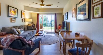 Perfect Mountain Getaway with mountain views and private patio