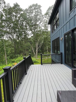 Terrace/patio - Luxury Woodland Retreat Near the Ocean Custom Built on 2.4 Acres Cape Elizabeth (Cape Elizabeth)