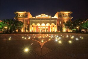 Unclassified image, 2 of 117, button - Avanna Hotel (Jungar Banner)