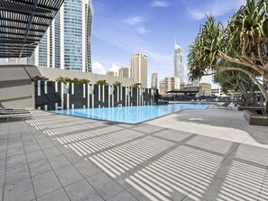 Alberca techada y alberca climatizada