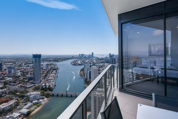 Unclassified image, 1 of 25, button