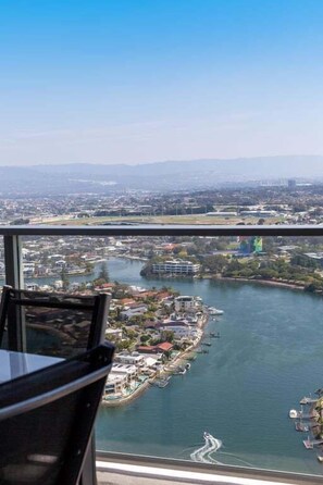 Unclassified image, 3 of 25, button