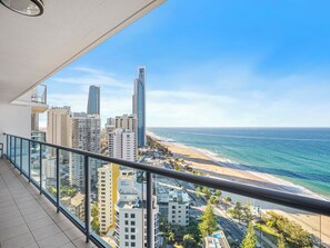 Property grounds - Level 26 Ocean View, Deluxe 2Bed 2Bath, FREE WIFI (Surfers Paradise)