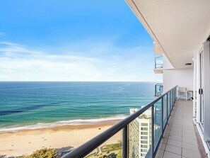 Property grounds - Level 26 Ocean View, Deluxe 2Bed 2Bath, FREE WIFI (Surfers Paradise)