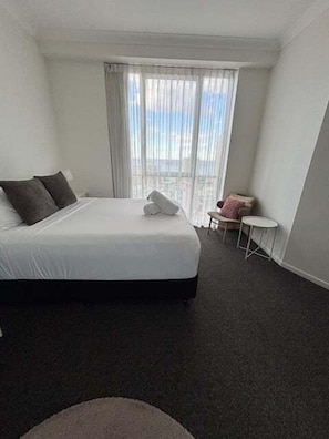 2 chambres, fer et planche à repasser, Wi-Fi gratuit, draps fournis