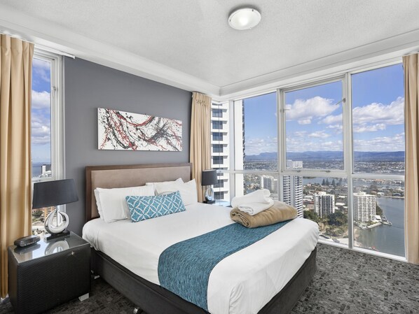 2 bedrooms, iron/ironing board, free WiFi, bed sheets