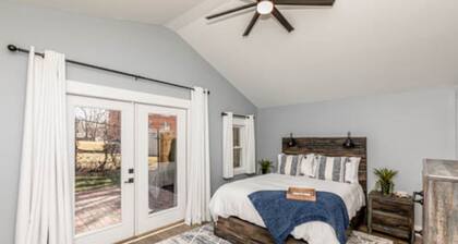 Historic Shotgun House Downtown Georgetown