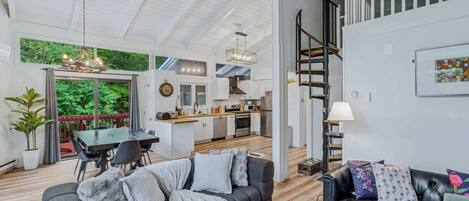 Televisión y chimenea