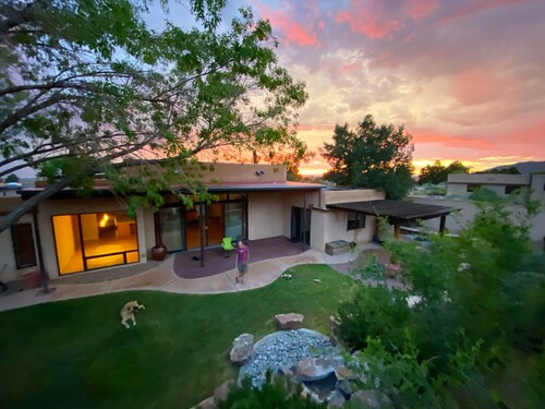 Sandia Foothills Sanctuary with Unparalleled Mountain Views