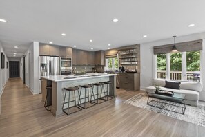 Interior - Stunning 5 Bedroom Private Lakefront Getaway on 3 Acres with 420 Ft on the Lake (Mooresville)