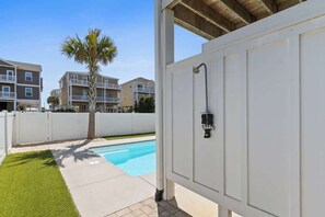 Et oppvarmet basseng