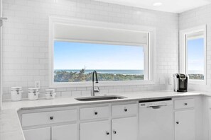 Interior - Genuine by Brunswick Vacation Rentals: Oceanfront w/ Heated Pool & Great Views (Holden Beach)
