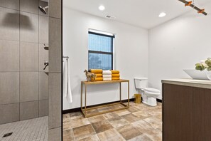 Shower, hair dryer, bidet, towels - Hay Camp Loft Downtown Rapid City (Rapid City)