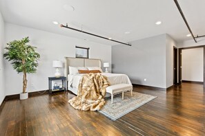 2 bedrooms, travel crib, WiFi, bed sheets