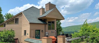 C14 Bretton Woods ski-in ski-out with hot tub! Great views, Pool/gym passes