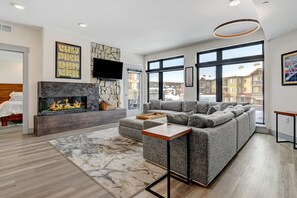 Smart TV, chimenea, videojuegos y Netflix 