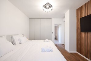 3 bedrooms, iron/ironing board, free WiFi, bed sheets