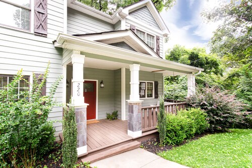 3BR, W/D, Updated, King, Deck, Full Kitchen, Quiet