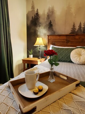 2 bedrooms, iron/ironing board, free WiFi, bed sheets - Dog friendly cabin. Peaceful nature getaway. (Hinton)