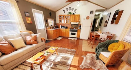 Dog friendly cabin. Peaceful nature getaway.
