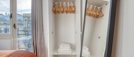 2 Schlafzimmer, Bügeleisen/Bügelbrett, WLAN, Bettwäsche