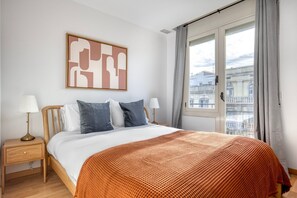 2 chambres, fer et planche à repasser, Wi-Fi, draps fournis