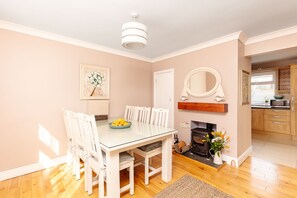 Dining - Tigh Harvey 5 bedroom house (Dingle)