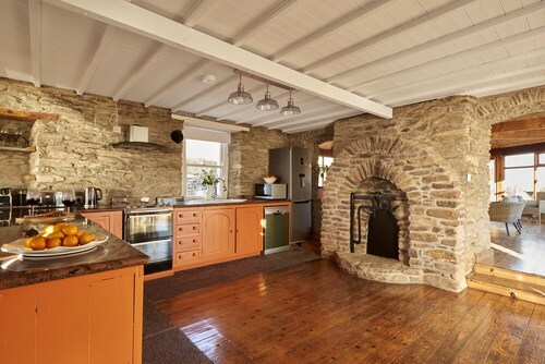 Teach Geal - 4 bedroom house