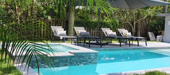 Fox Private Resort-Heated Pool, Spa-Downtown&Beach