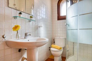 Baignoire, serviettes fournies