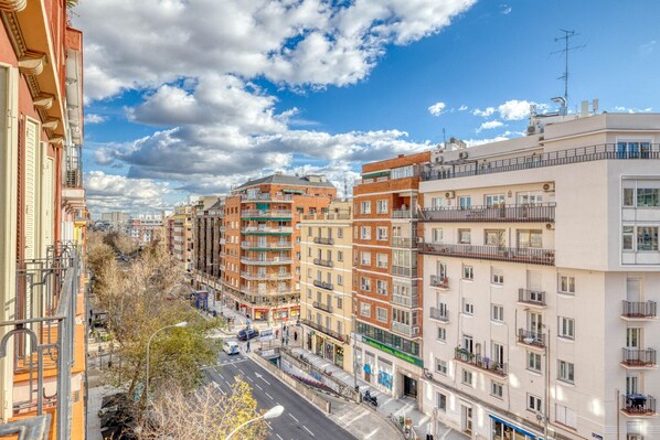 Exterior - Amazing Chamberi 2BR, in the heart of Madrid, by Blueground (Madrid)