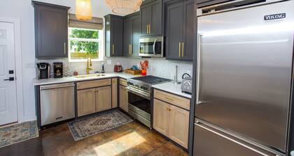 Cozy cottage with a bohemian flare. Pet friendly!