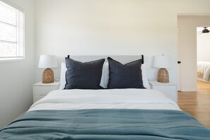 4 bedrooms, iron/ironing board, travel crib, free WiFi
