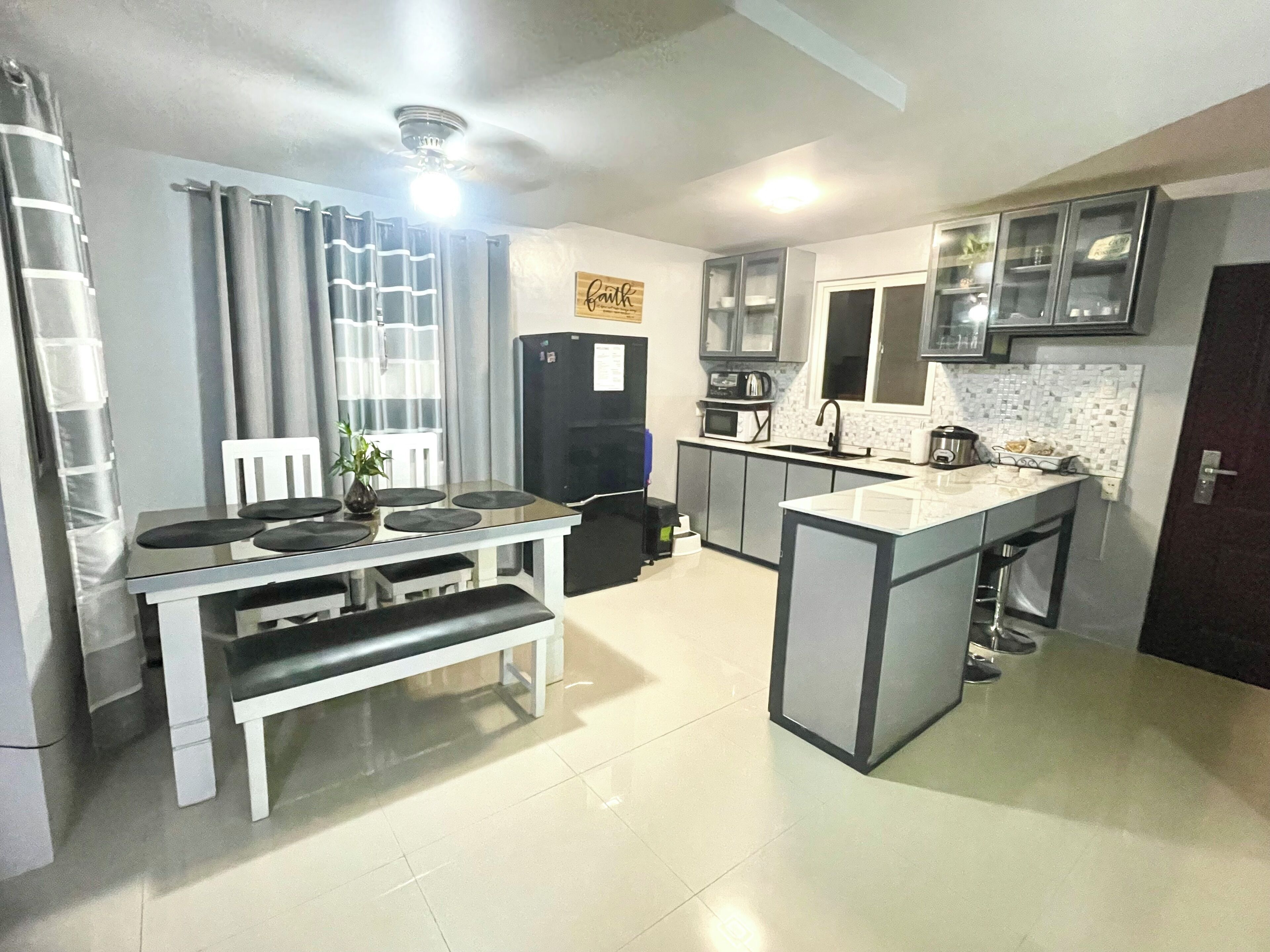 Townhouse Standar, 3 kamar tidur | Dapur pribadi | Ketel listrik dan peralatan masak/sendok-piring