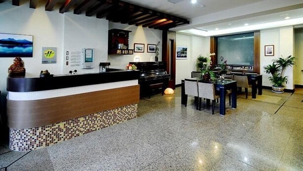 Quầy tiếp tân