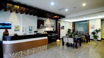 Quầy tiếp tân