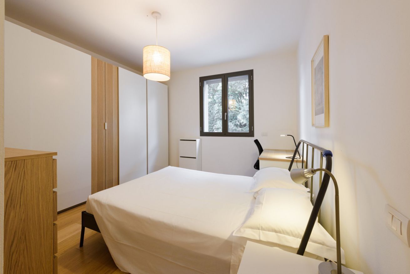 1 bedroom, desk, iron/ironing board, WiFi