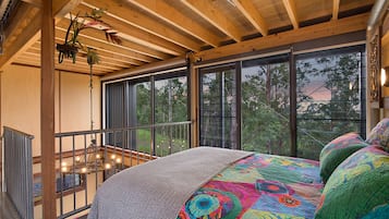 Tree House #2 | 2 bedrooms, desk, free WiFi, bed sheets