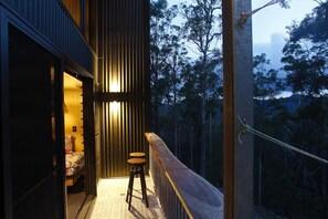 Puumaja (#4) | Näkymä parvekkeelta