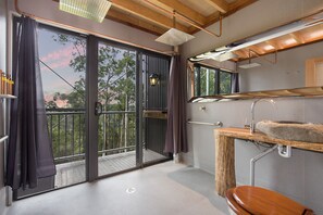 Tree House #1 | Desk, free WiFi, bed sheets - Gold Coast Tree Houses (Austinville)