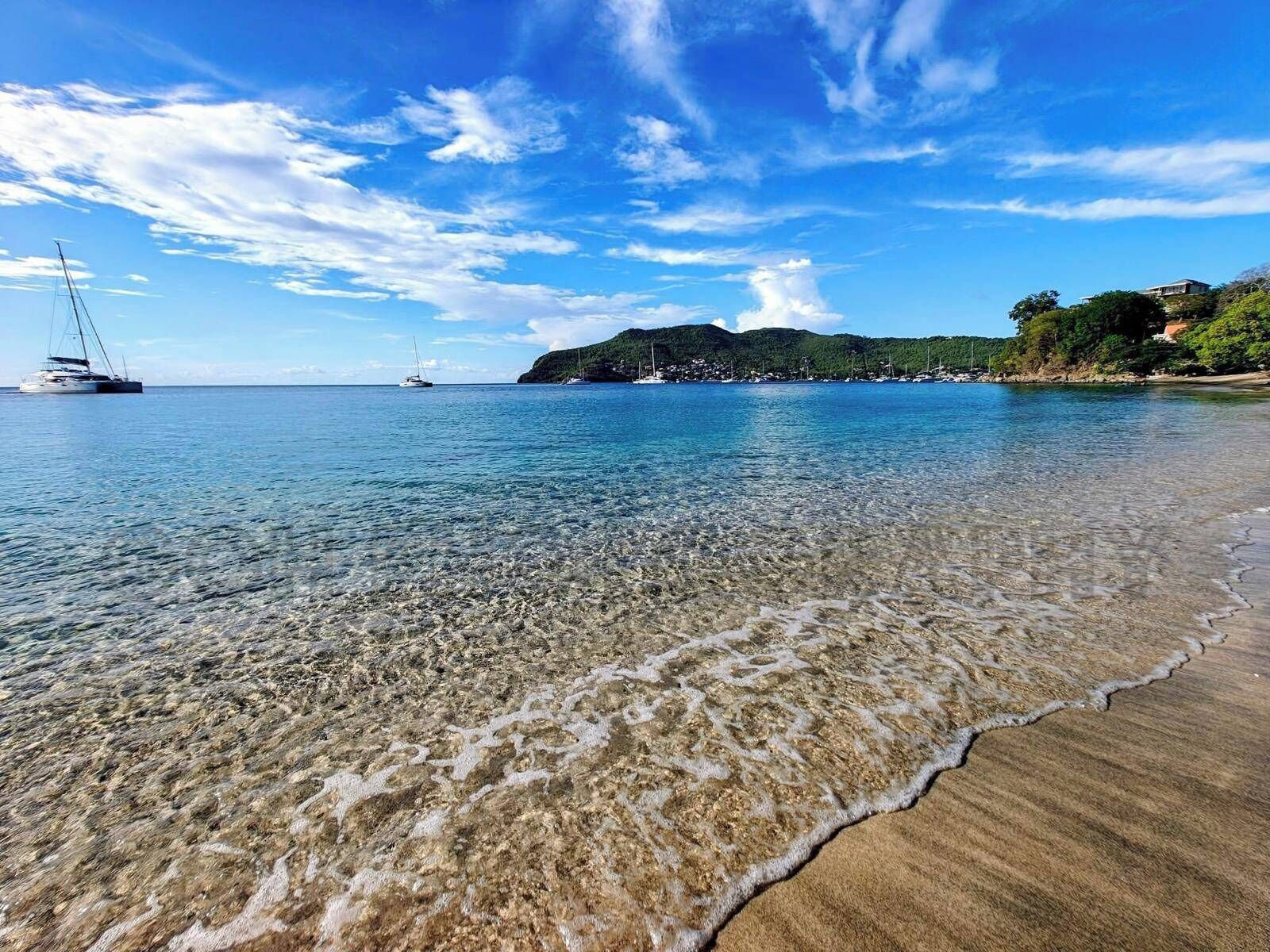 Una spiaggia nelle vicinanze