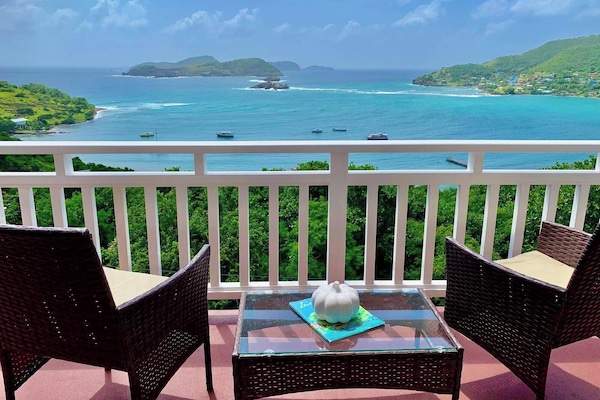 Centered view of the ocean - what you see is what you get!