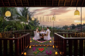 Couples dining - Anumana Village Ubud (Ubud)