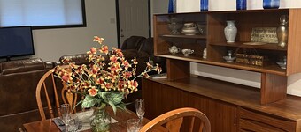 Cottage in the woods. In a safe gated community near Lake Catherine.