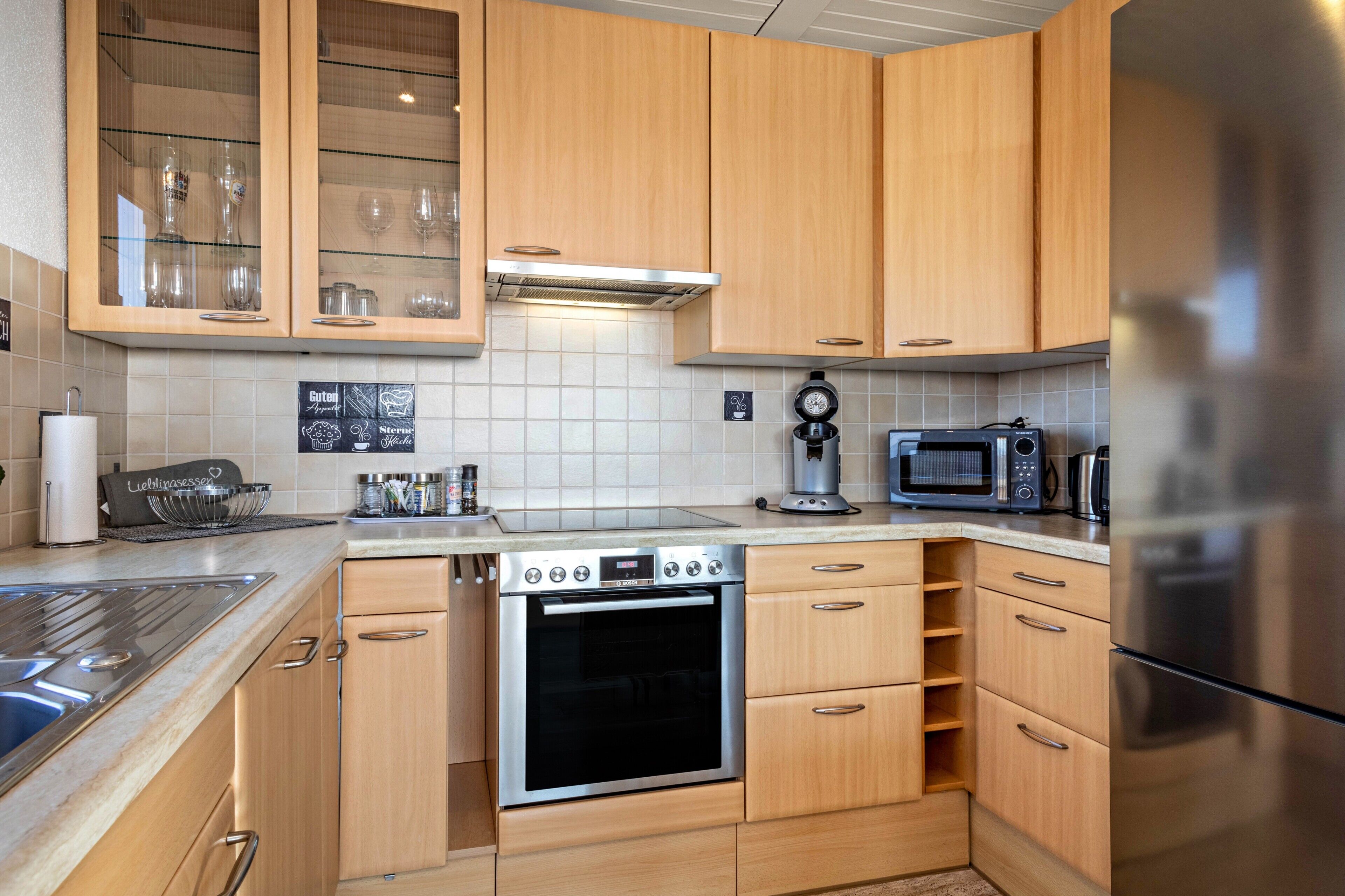 冰箱、微波炉、烤箱、炉灶