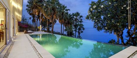 Piscina all'aperto