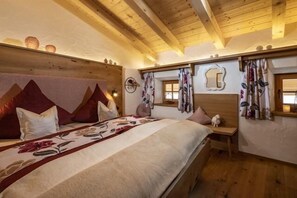 1 bedroom, bed sheets - Ferienwohnung Steinberg, 1-2 Personen, 50 qm, Südbalkon, TV, 1 Schlafzimmer (Ramsau bei Berchtesgaden)
